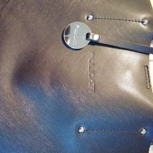 Pulicati black cross-hatched leather tote - Picture 8 of 8